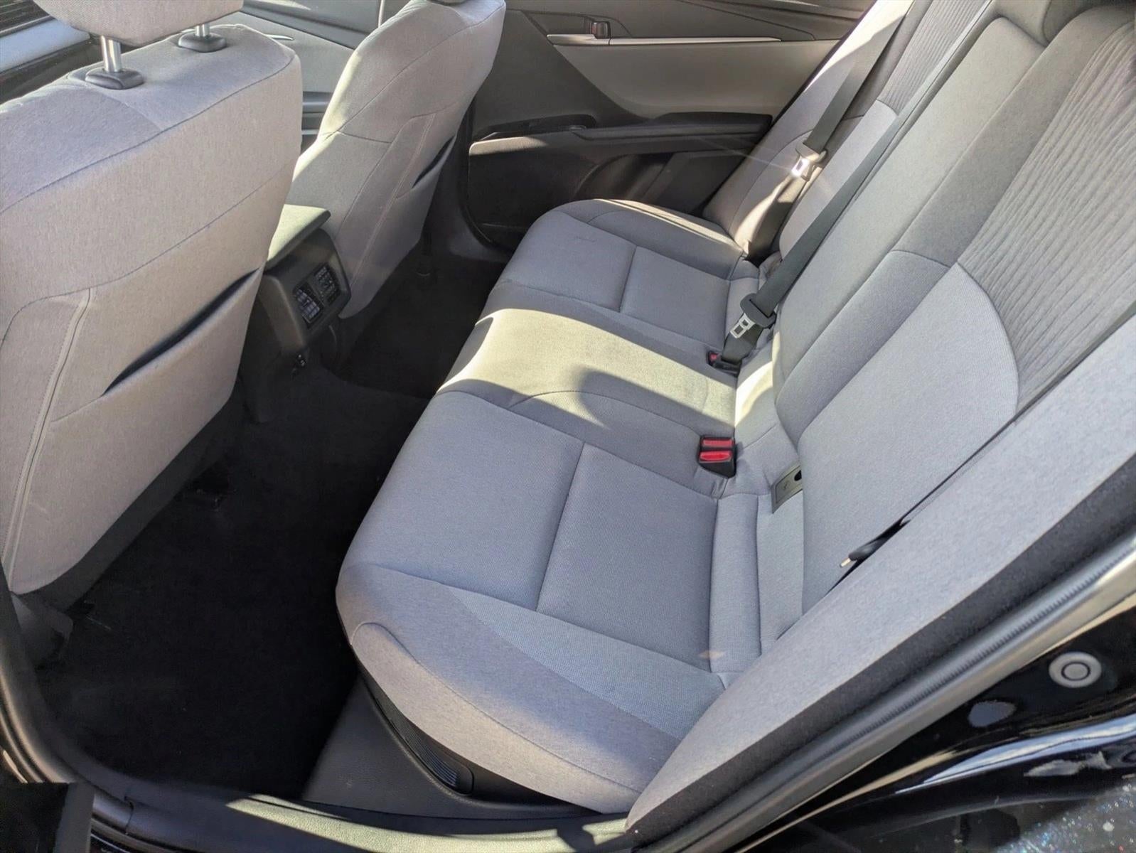 2025 Toyota Camry LE (SE)