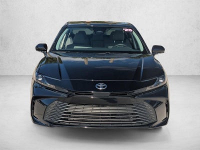 2025 Toyota Camry LE (SE)