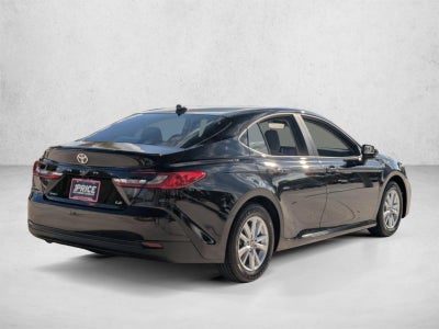 2025 Toyota Camry LE (SE)