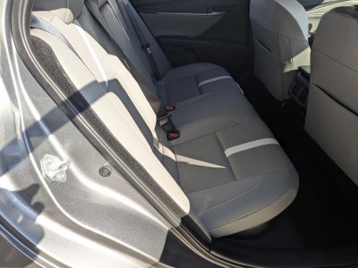 2025 Toyota Camry SE (Natl)