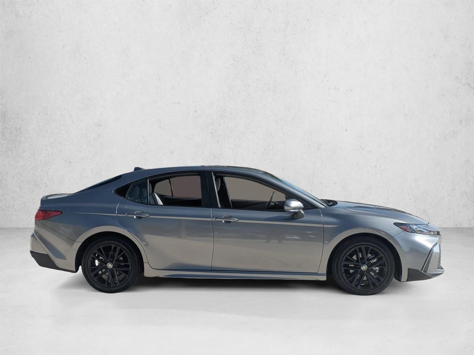 2025 Toyota Camry SE (Natl)