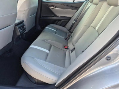 2025 Toyota Camry SE (SE)
