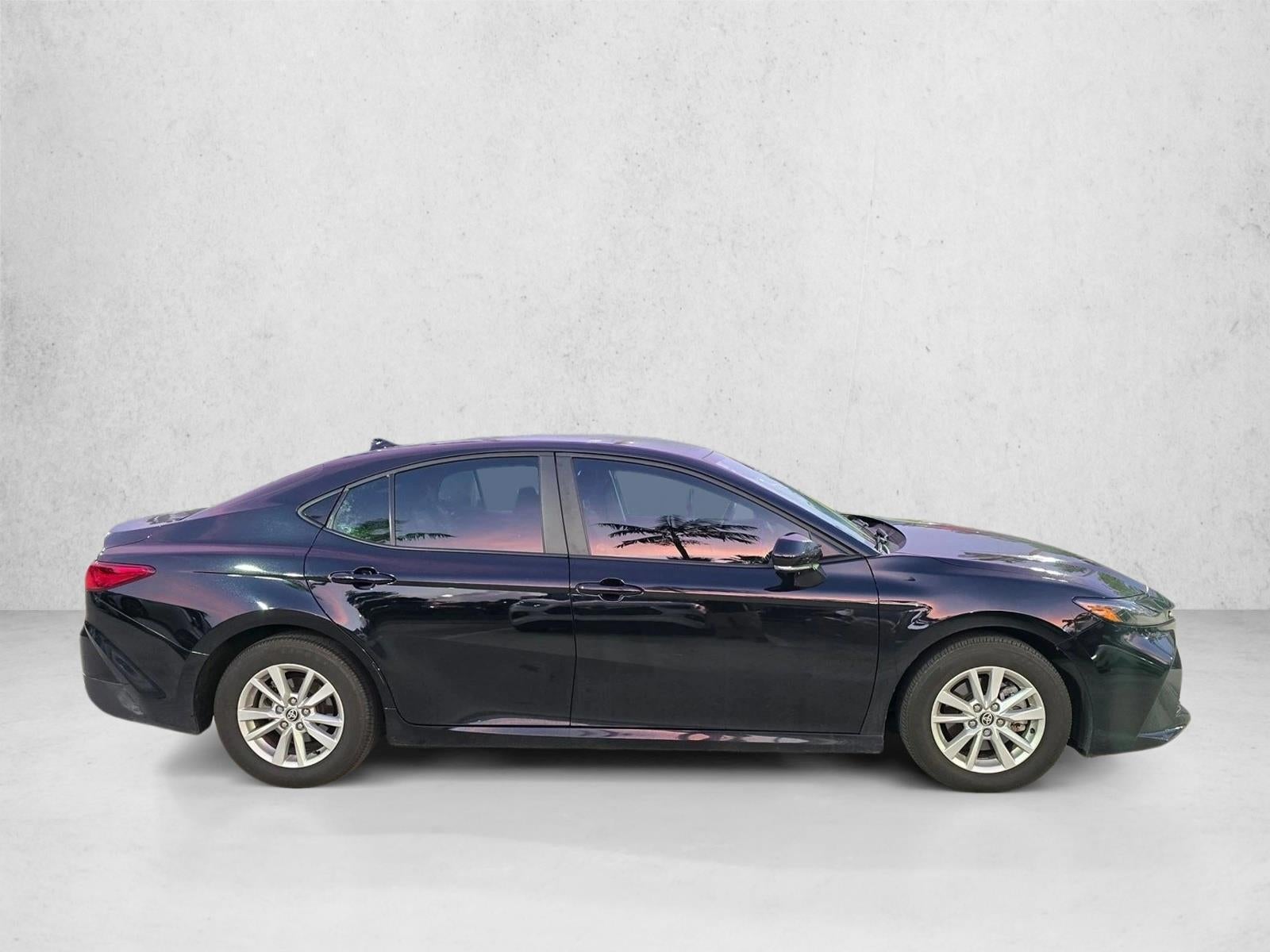 2025 Toyota Camry LE (SE)