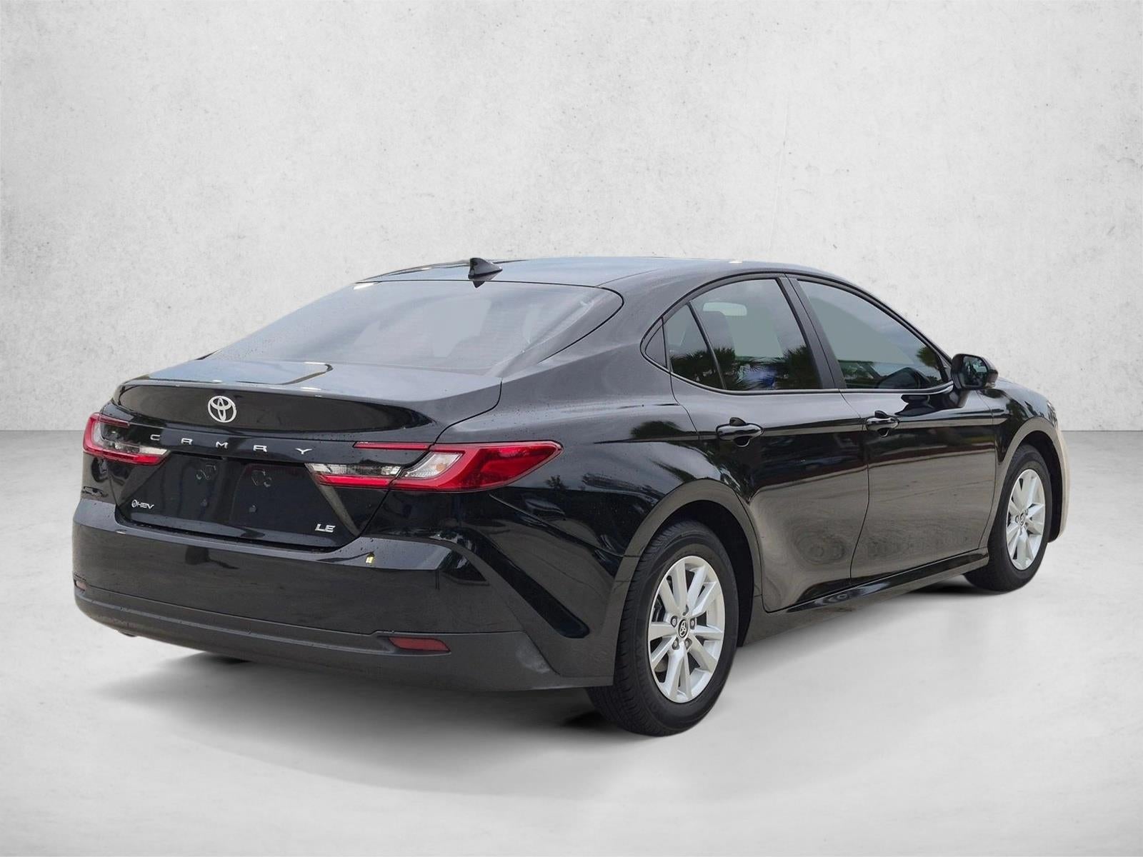 2025 Toyota Camry LE (SE)