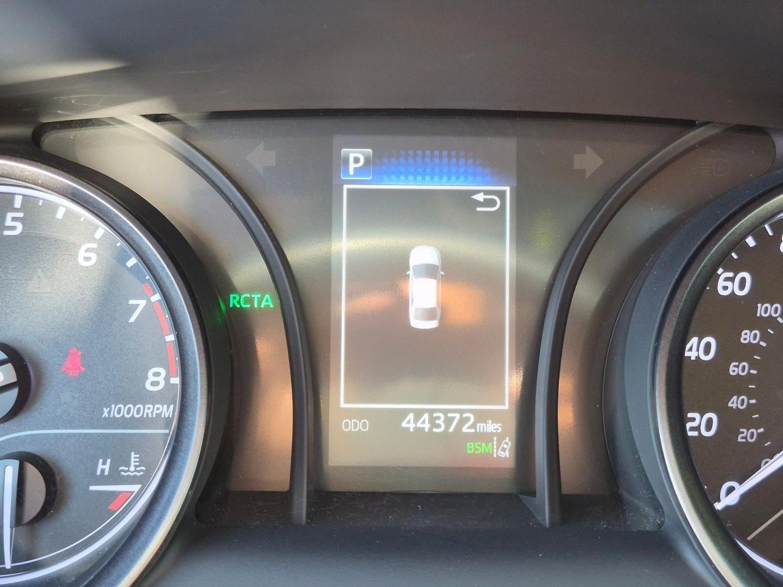 2024 Toyota Camry SE Auto (SE)