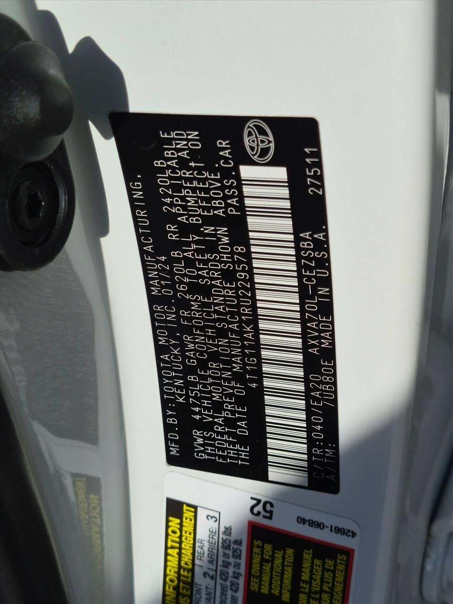 2024 Toyota Camry SE Auto (SE)