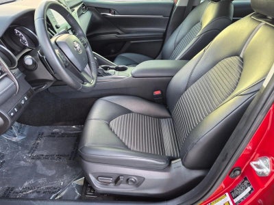 2022 Toyota Camry SE Auto (SE)