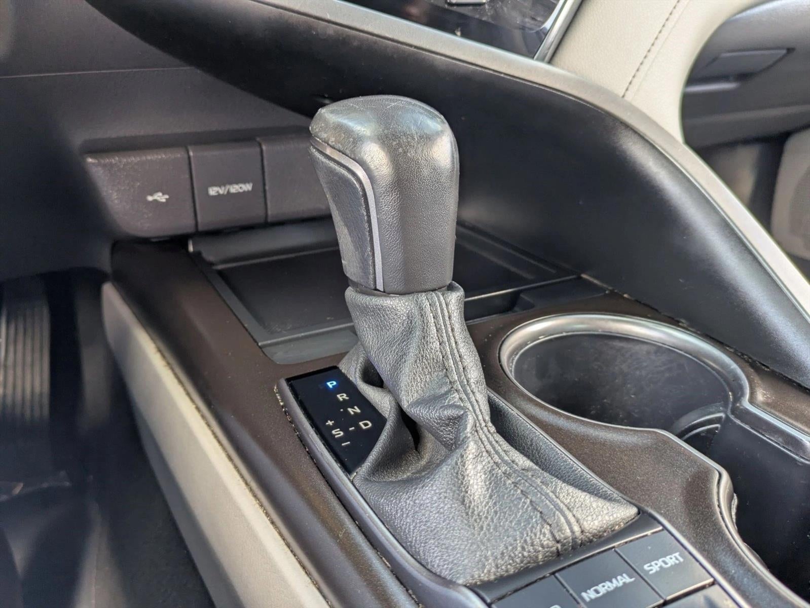 2024 Toyota Camry SE Auto (SE)