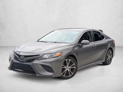 2020 Toyota Camry SE Auto (SE)