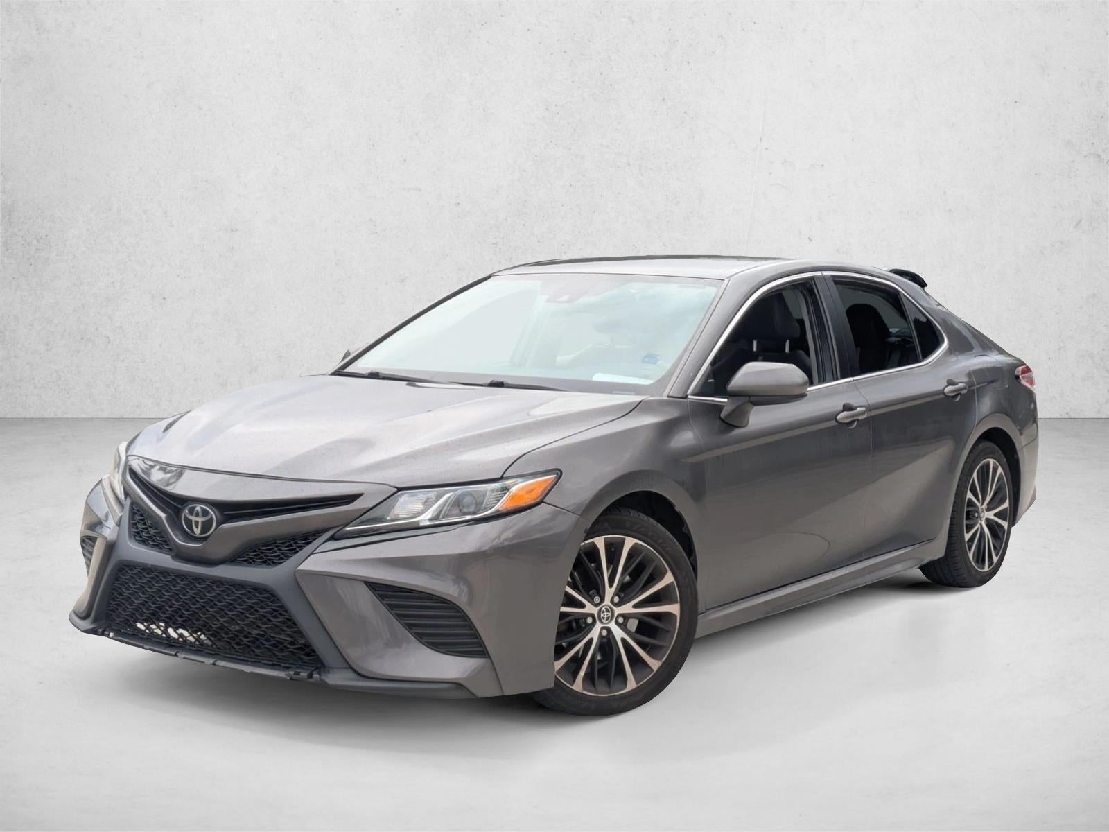 2020 Toyota Camry SE Auto (SE)