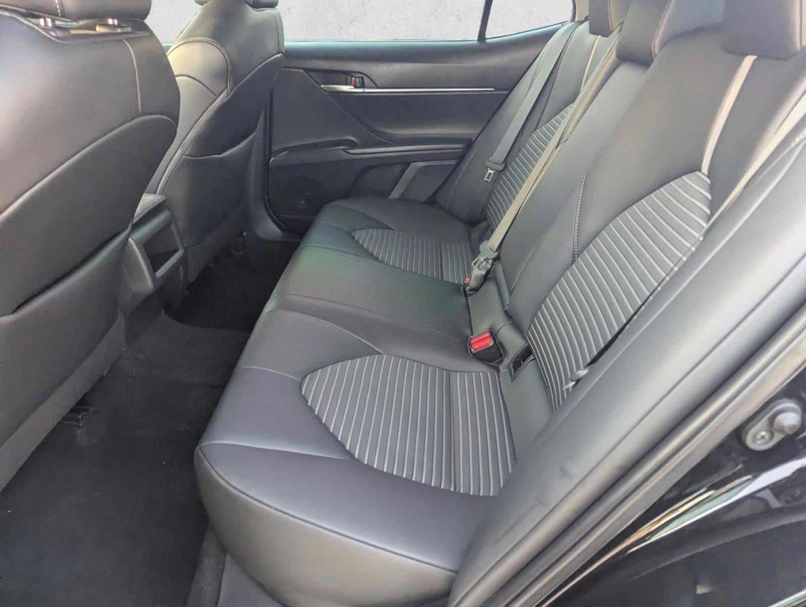 2021 Toyota Camry SE Auto (SE)