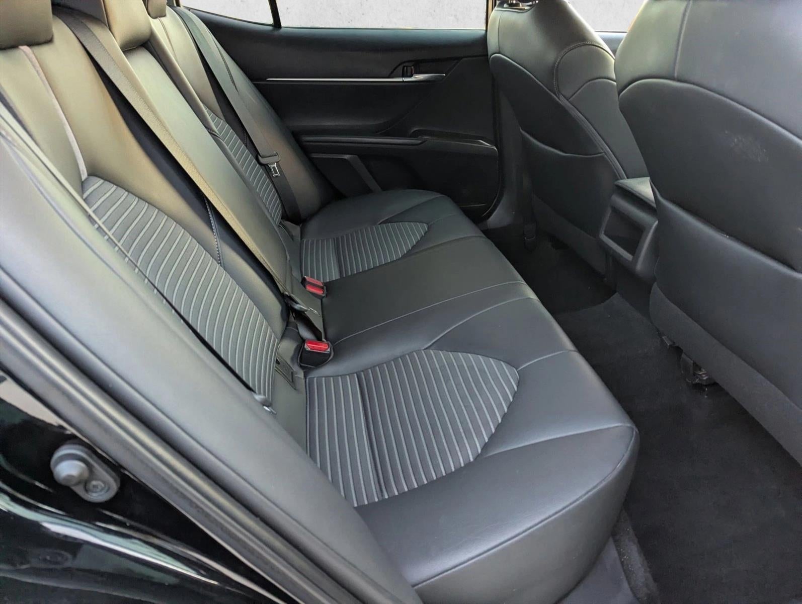 2021 Toyota Camry SE Auto (SE)