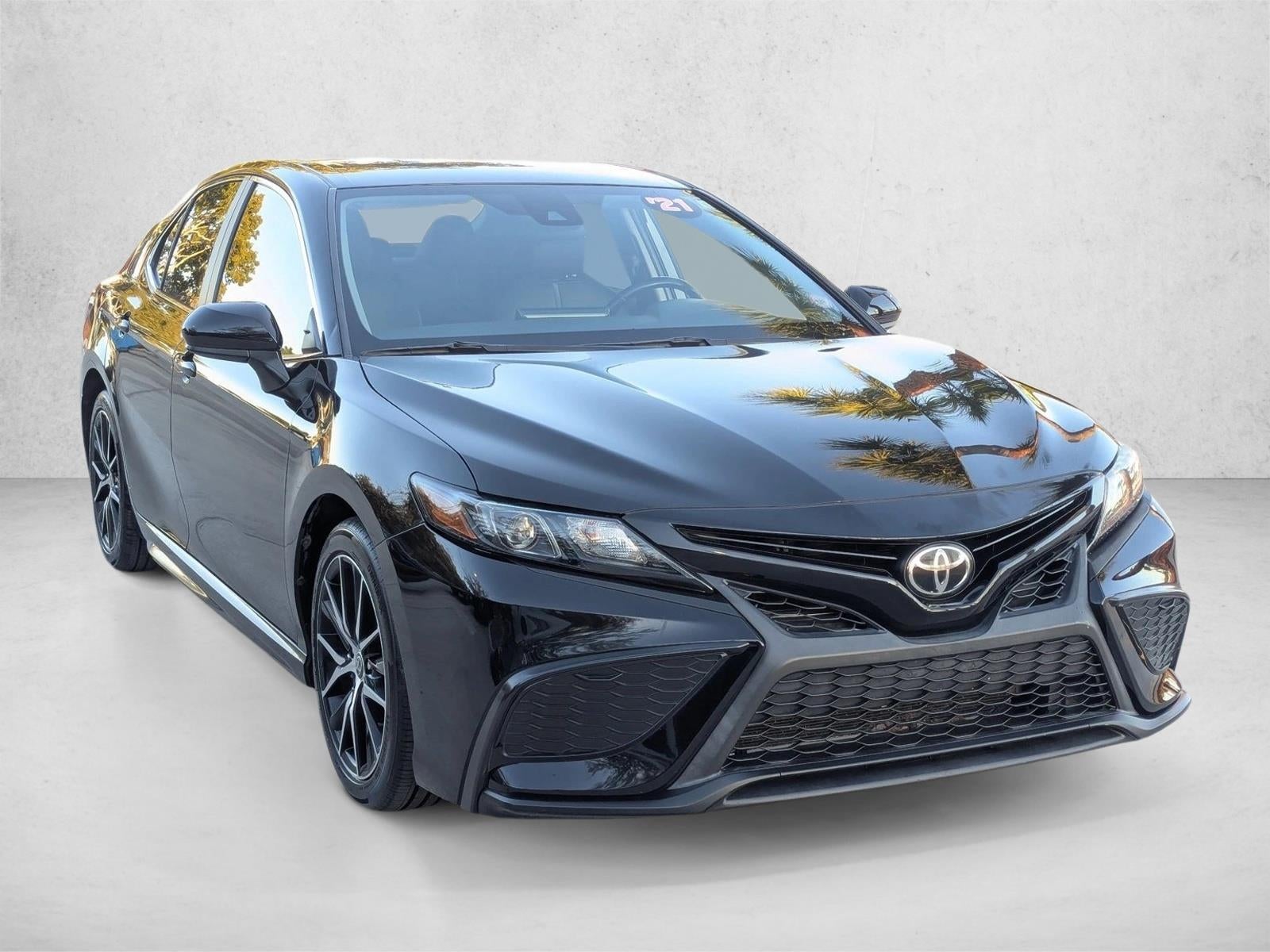 2021 Toyota Camry SE Auto (SE)