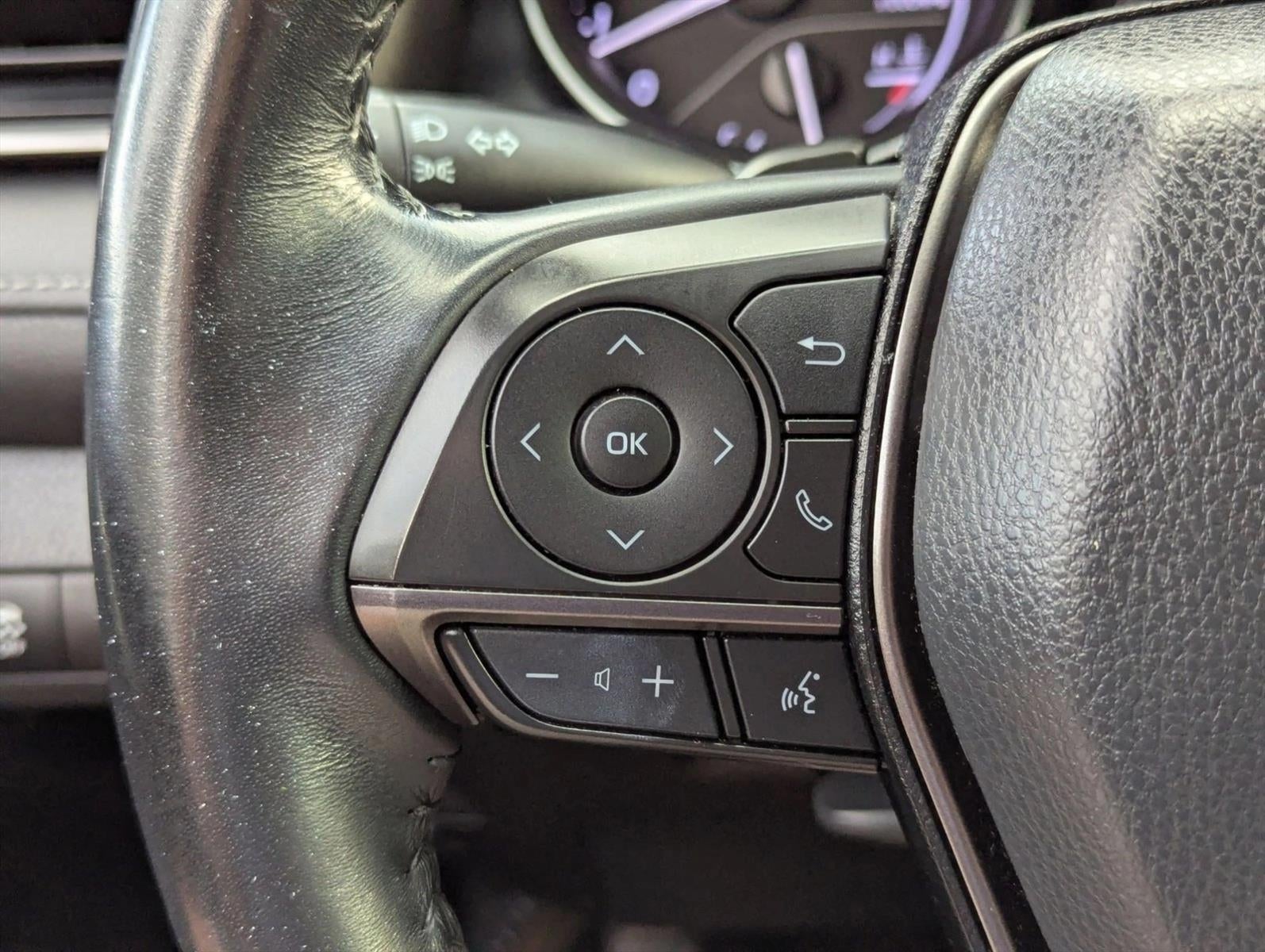 2022 Toyota Camry SE Auto (SE)