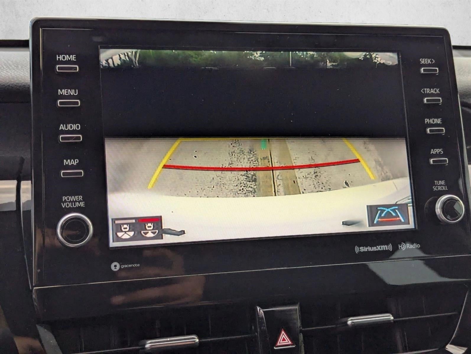 2022 Toyota Camry SE Auto (SE)