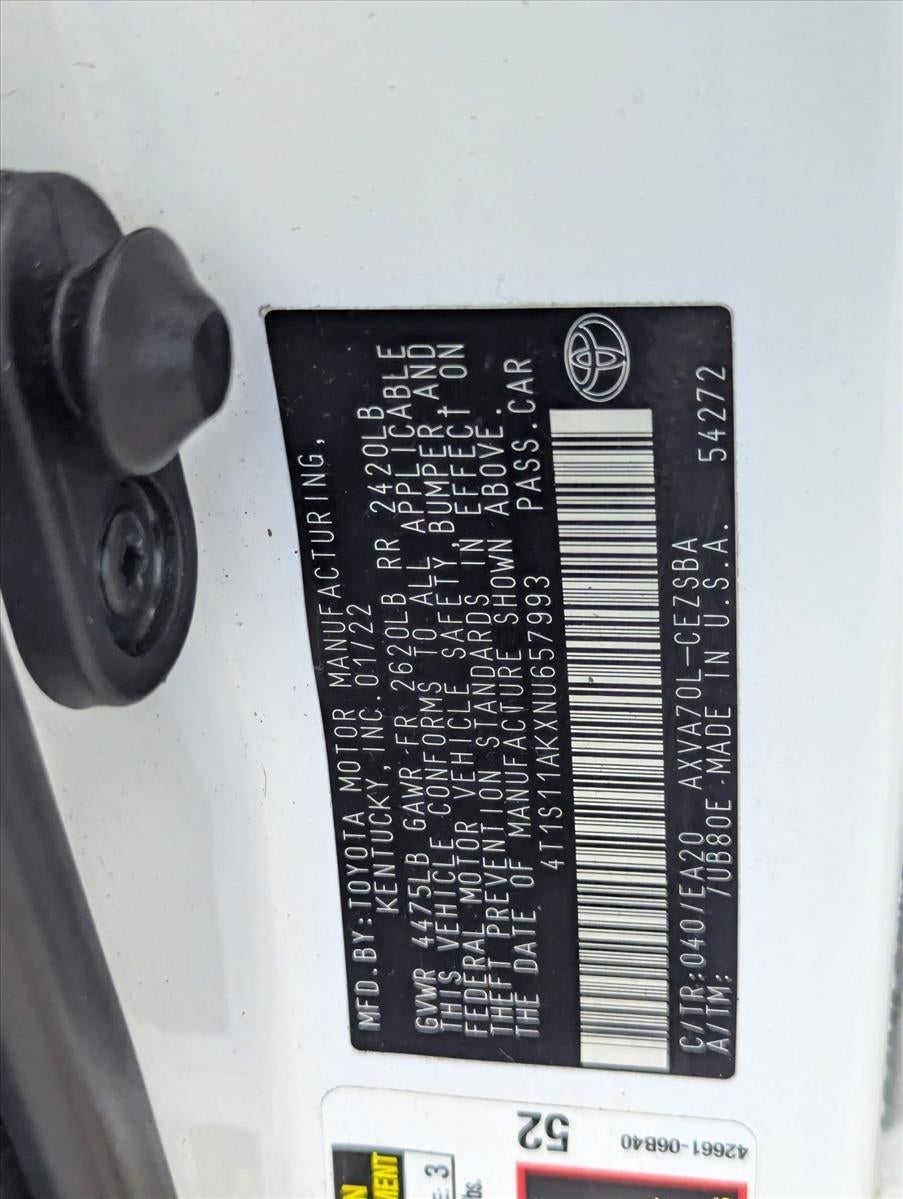 2022 Toyota Camry SE Auto (SE)