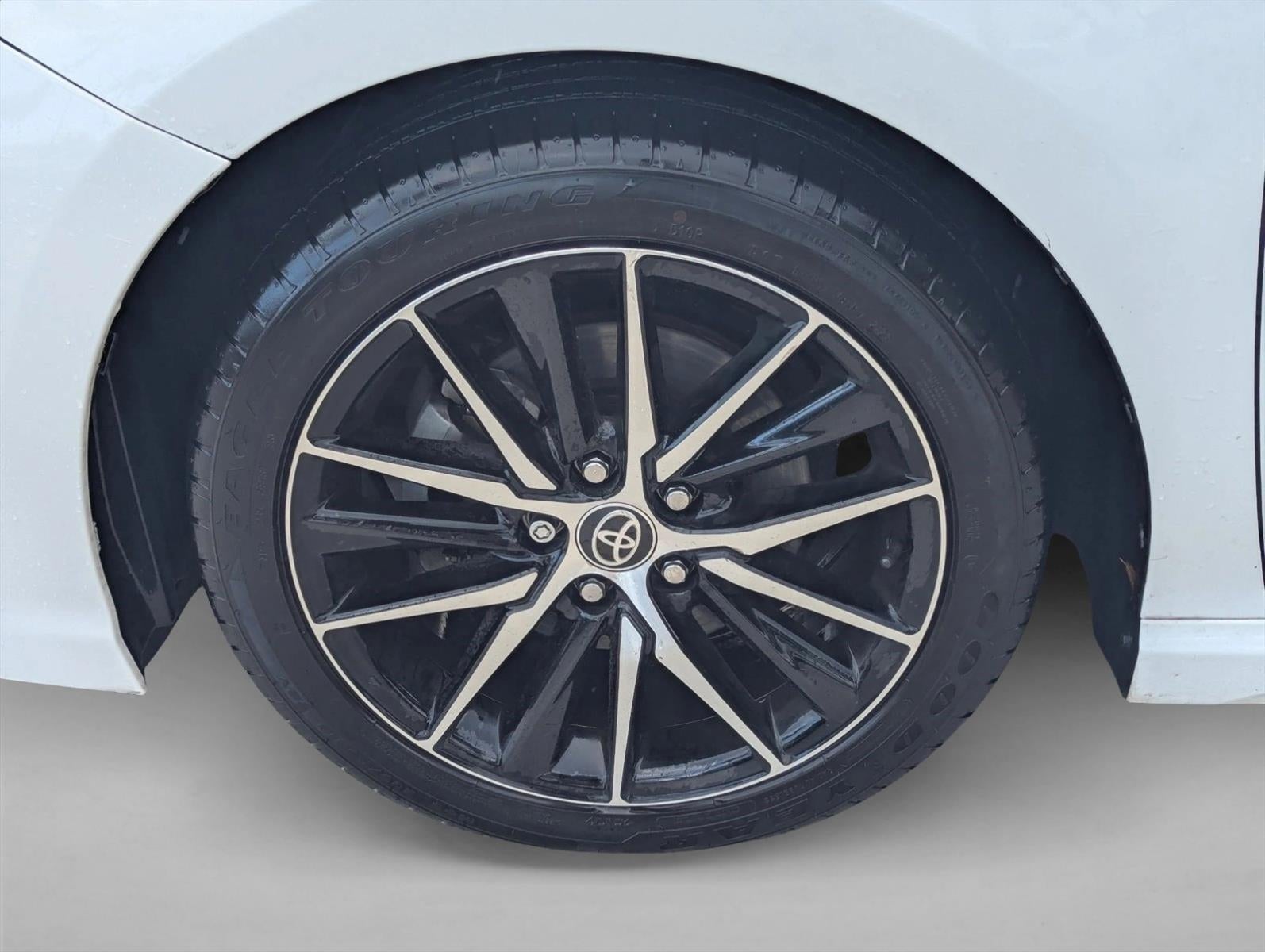 2022 Toyota Camry SE Auto (SE)