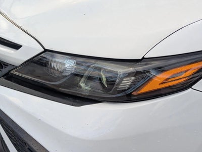 2022 Toyota Camry SE Auto (SE)