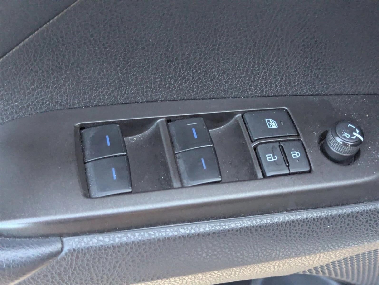 2023 Toyota Camry SE Nightshade Auto (Natl)