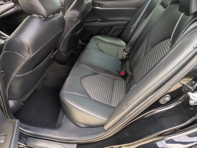 2022 Toyota Camry SE Auto (SE)