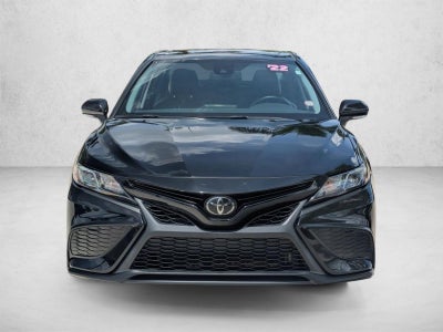 2022 Toyota Camry SE Auto (SE)