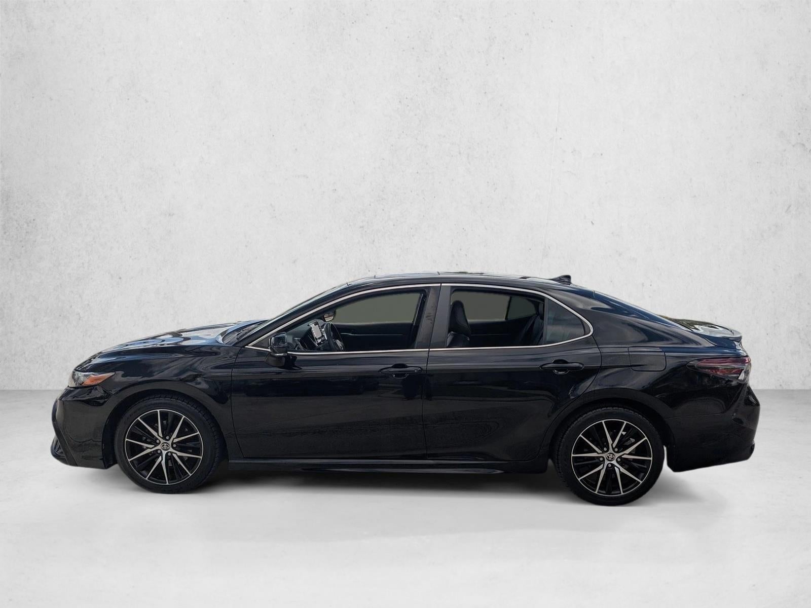 2022 Toyota Camry SE Auto (SE)