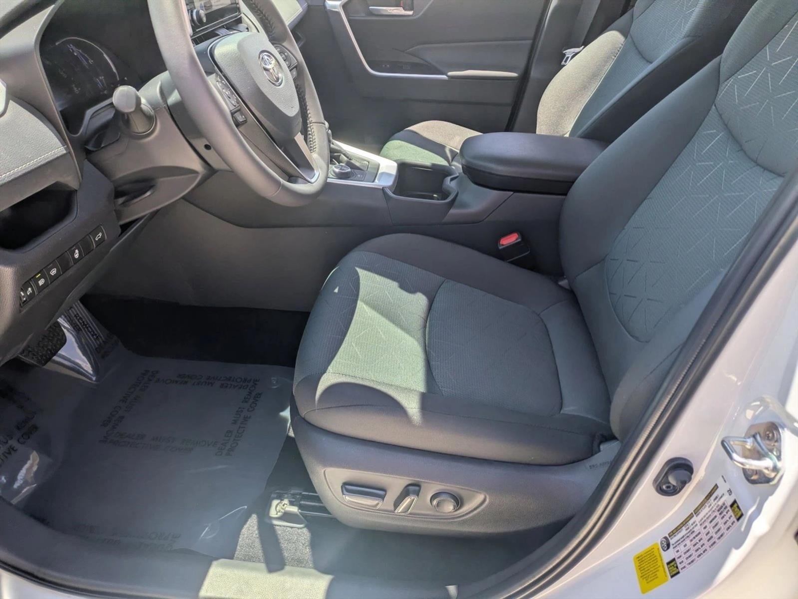 2025 Toyota RAV4 Hybrid XLE AWD (Natl)