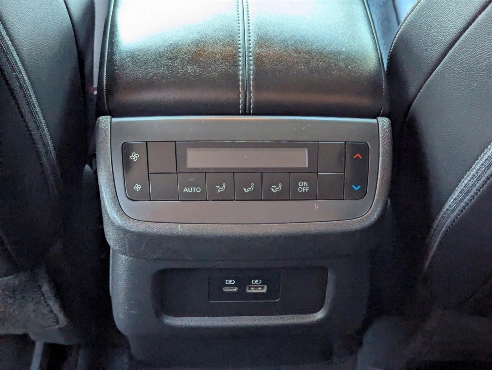 2024 Nissan Pathfinder SL 2WD