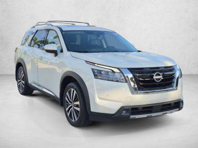 2022 Nissan Pathfinder Platinum 2WD