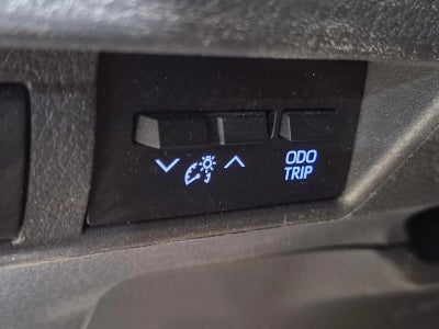2022 Toyota Sienna LE FWD 8-Passenger (Natl)