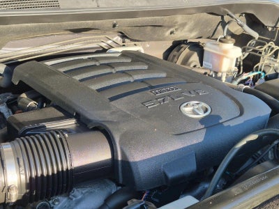 2017 Toyota Sequoia SR5 4WD FFV (Natl)