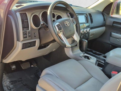 2017 Toyota Sequoia SR5 4WD FFV (Natl)