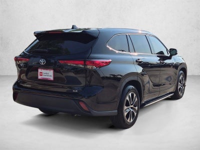 2022 Toyota Highlander XLE FWD (Natl)