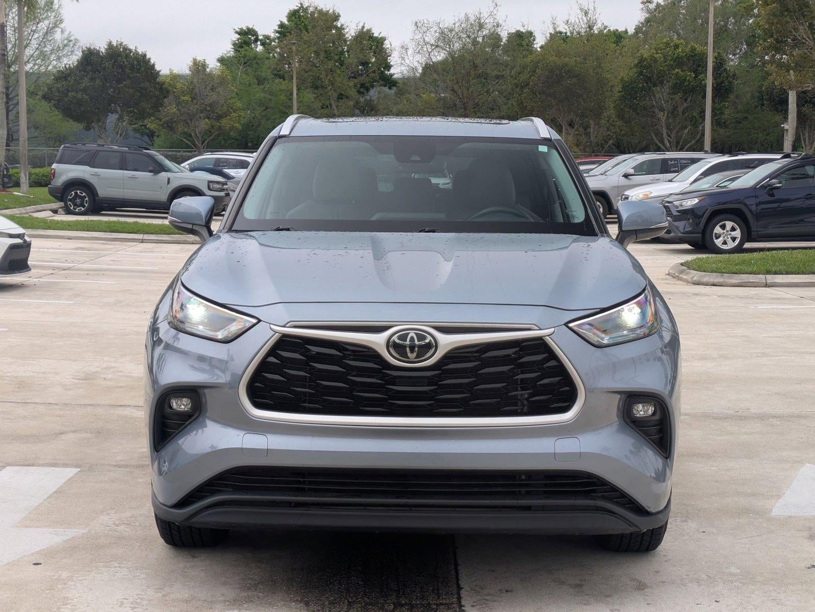 2022 Toyota Highlander XLE FWD (Natl)