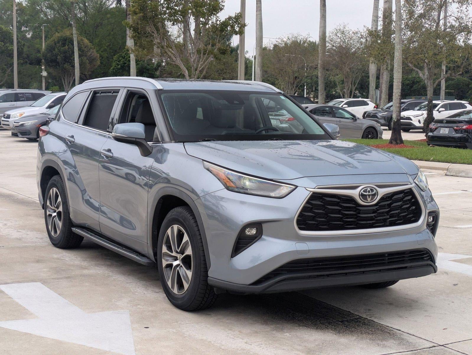 2022 Toyota Highlander XLE FWD (Natl)