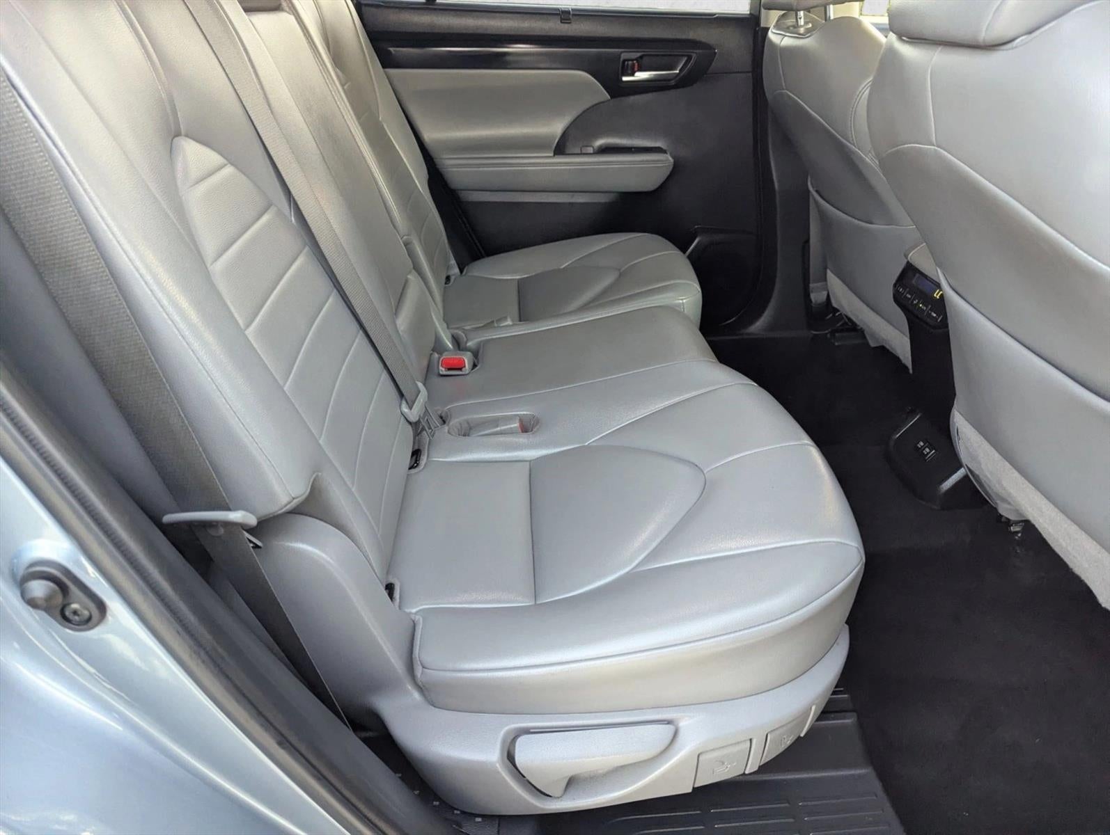 2021 Toyota Highlander XLE FWD (Natl)