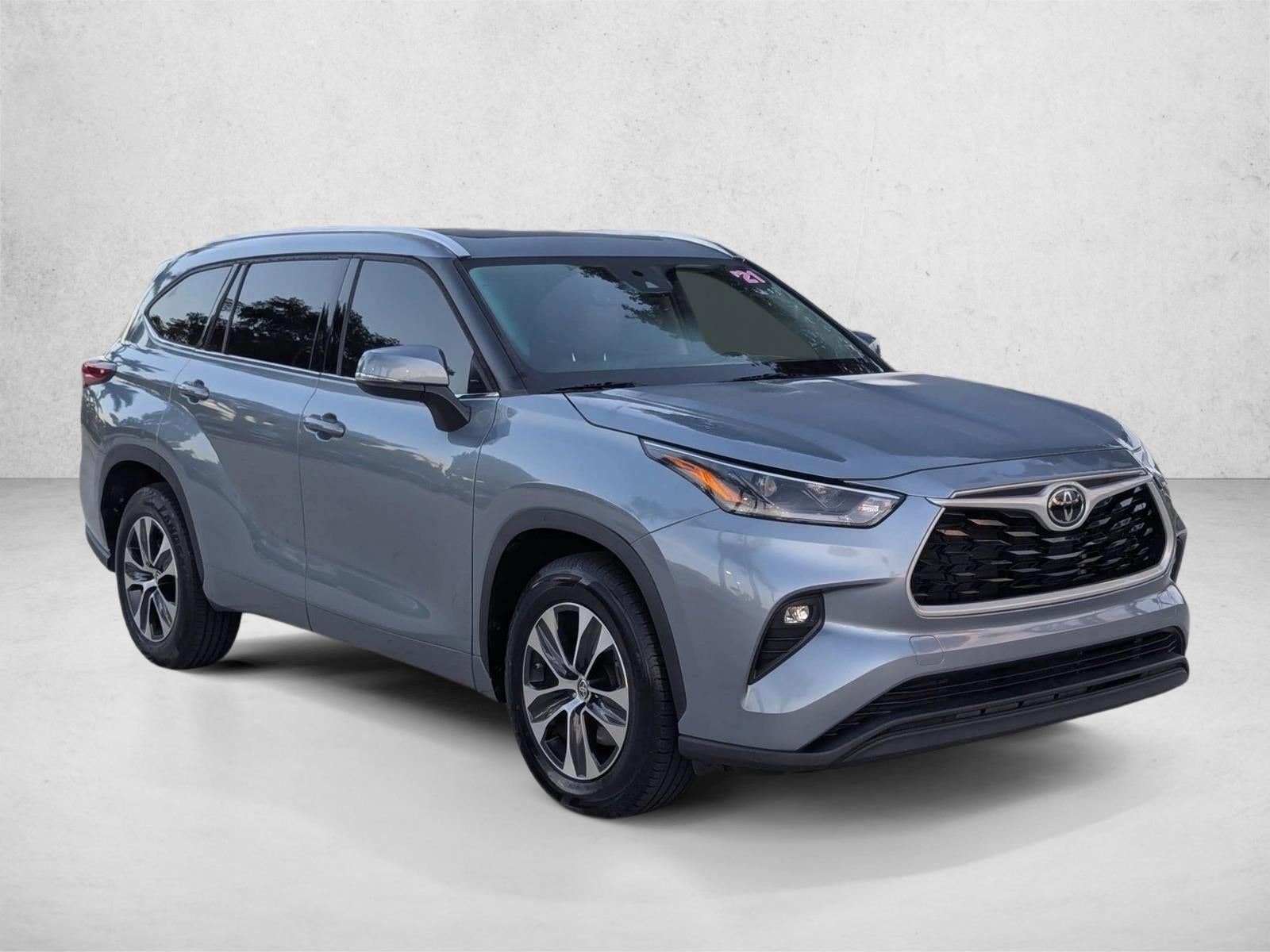 2021 Toyota Highlander XLE FWD (Natl)