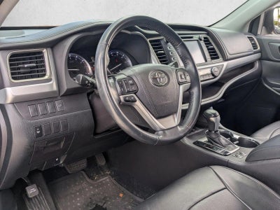 2016 Toyota Highlander AWD 4dr V6 XLE (Natl)