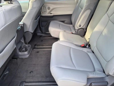 2021 Toyota Sienna XLE FWD 8-Passenger (Natl)