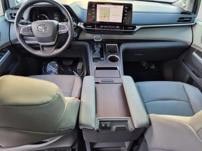 2021 Toyota Sienna XLE FWD 8-Passenger (Natl)