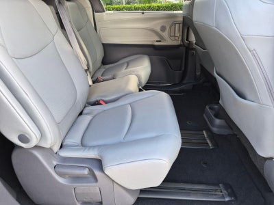 2021 Toyota Sienna XLE FWD 8-Passenger (Natl)