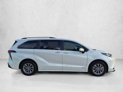 2021 Toyota Sienna XLE FWD 8-Passenger (Natl)