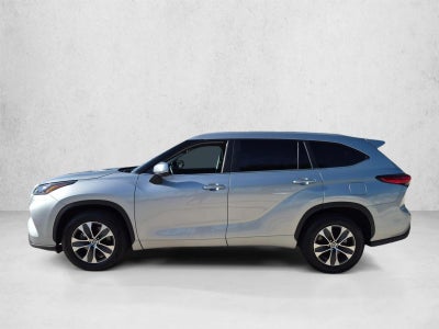 2023 Toyota Highlander Hybrid XLE FWD (Natl)