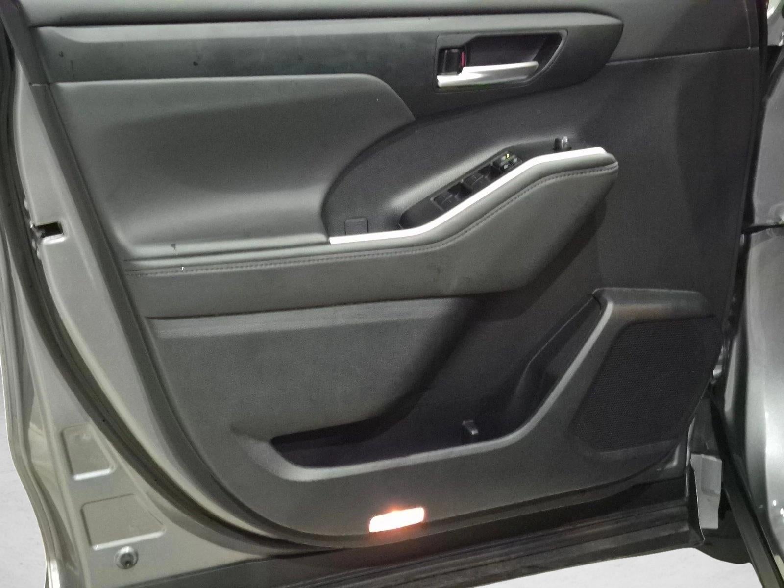 2026 Toyota Highlander Hybrid XLE AWD (Natl)