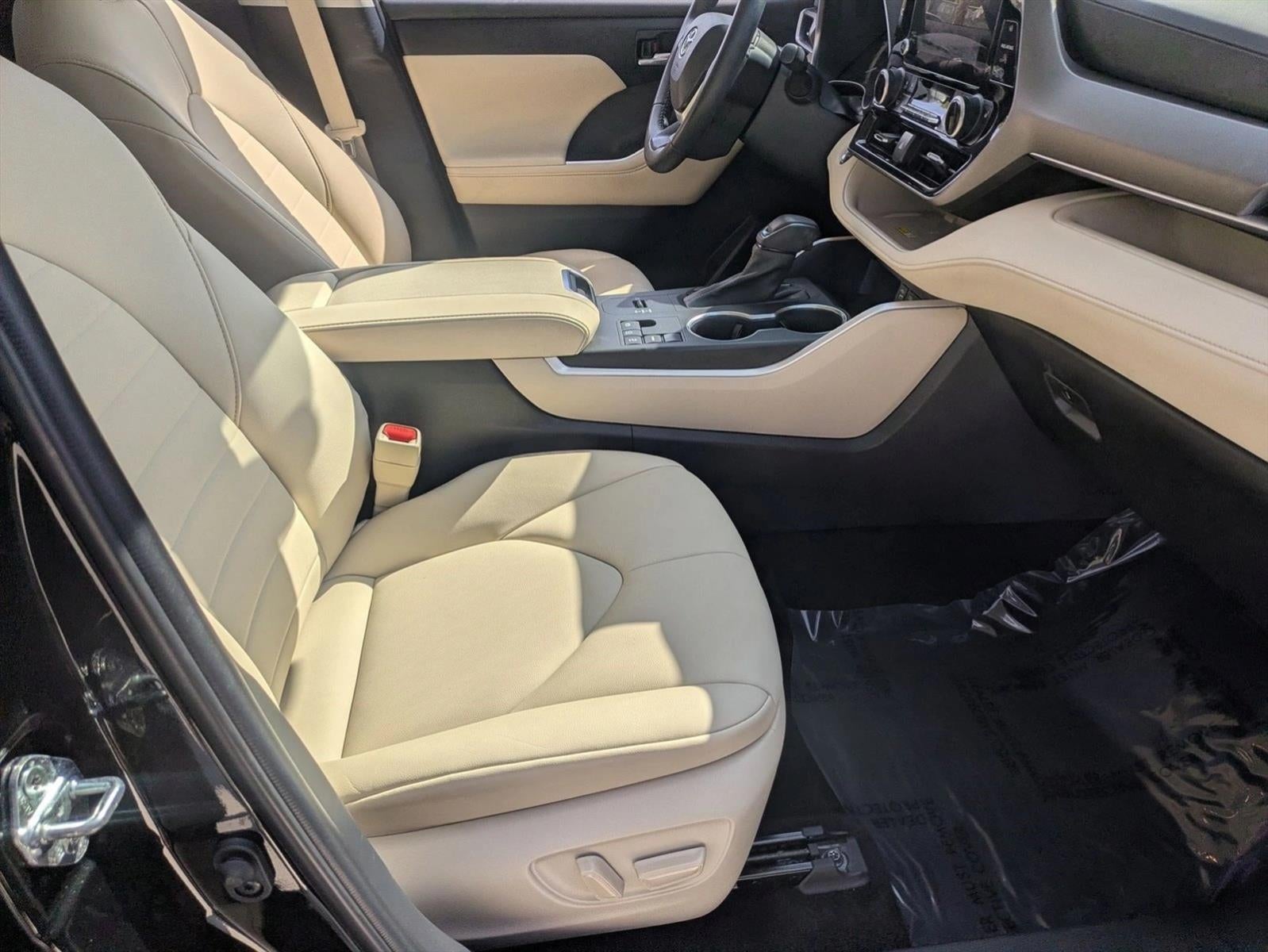 2023 Toyota Highlander XLE FWD (Natl)