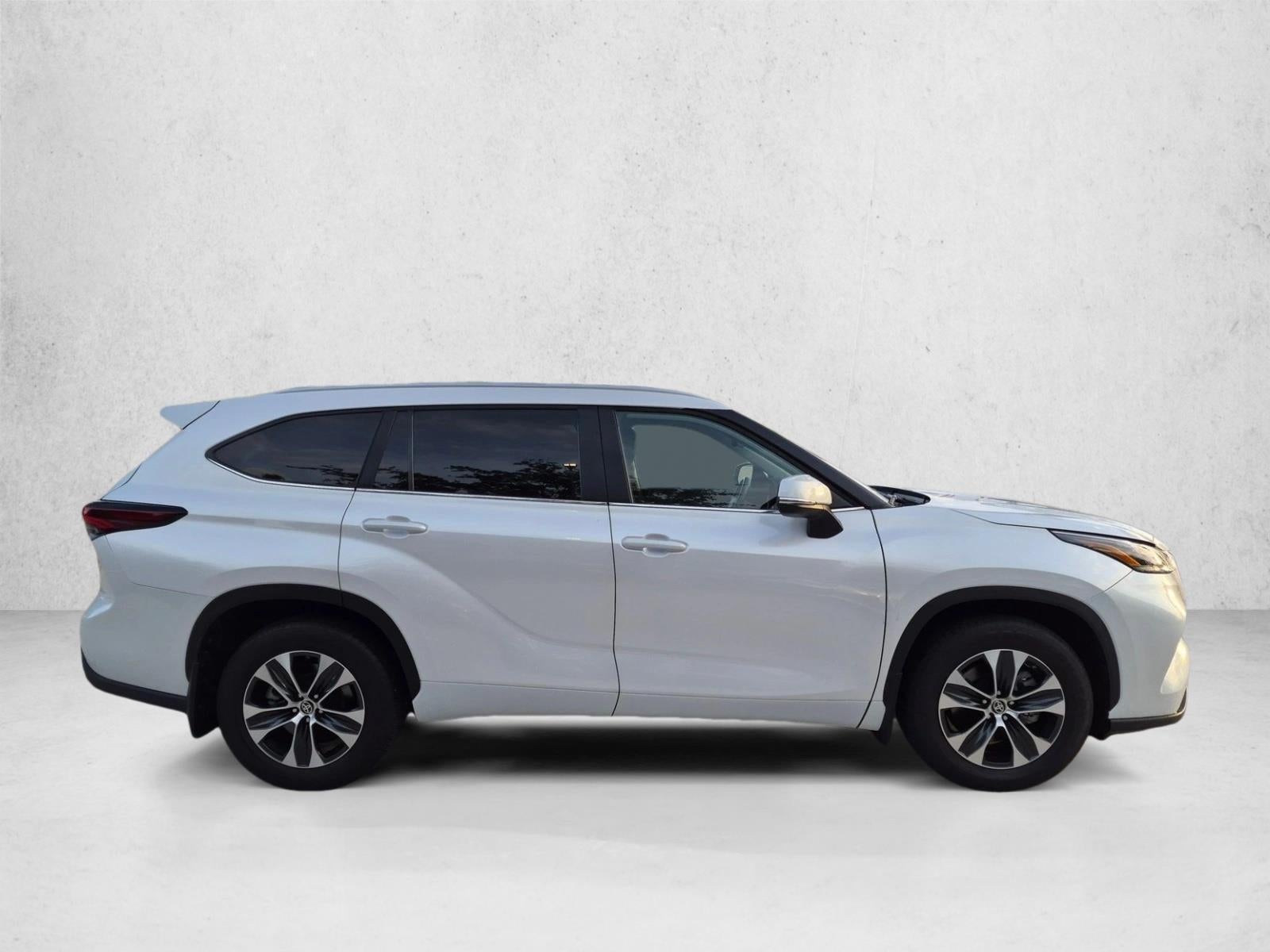 2024 Toyota Highlander XLE FWD (Natl)