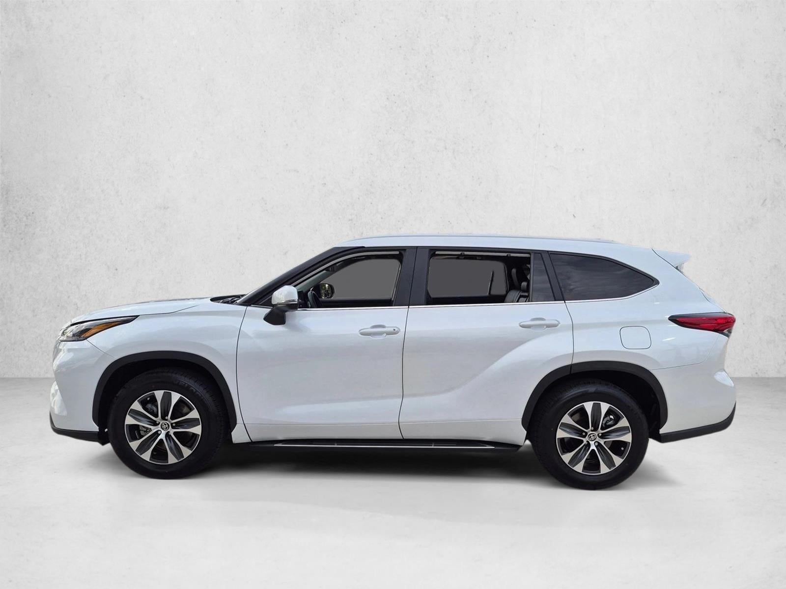 2023 Toyota Highlander XLE FWD (Natl)