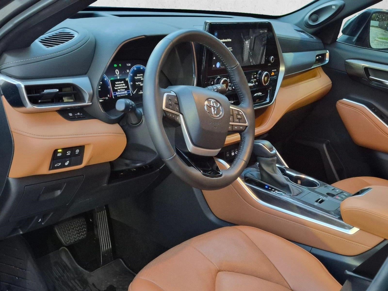 2024 Toyota Highlander Platinum FWD (Natl)