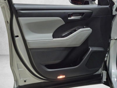 2023 Toyota Highlander XLE FWD (Natl)