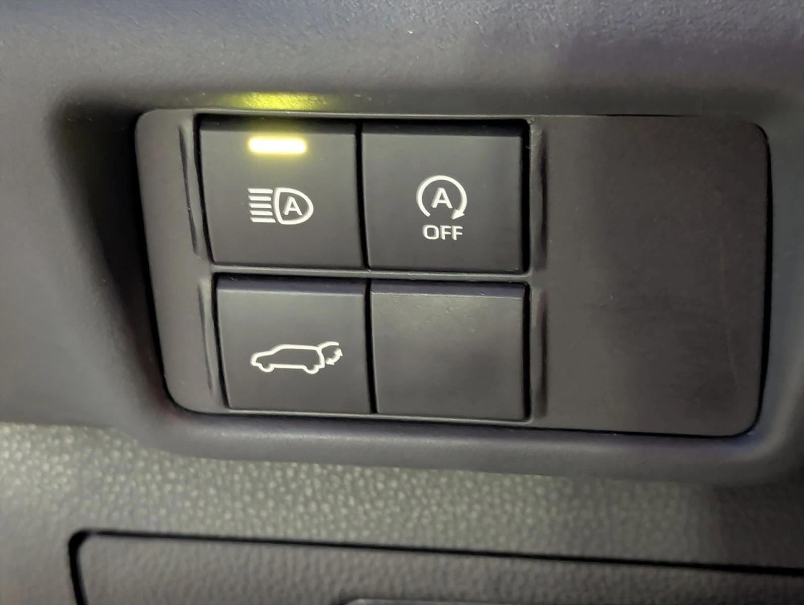 2023 Toyota Highlander LE FWD (GS)